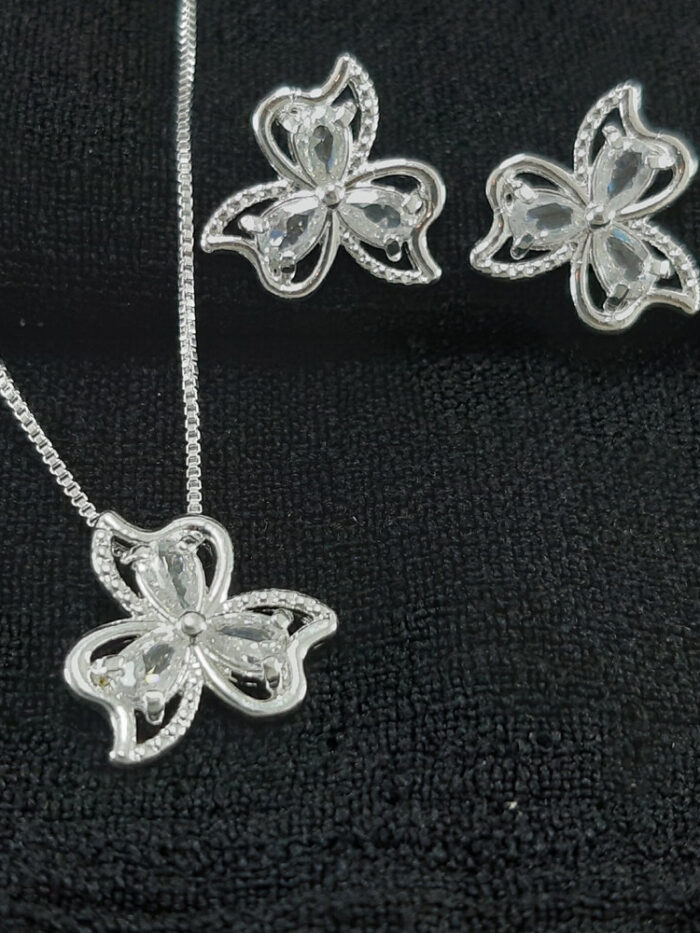 Conjunto flor com três pétalas