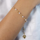 Pulseira pérolas detalhe medalha São Bento