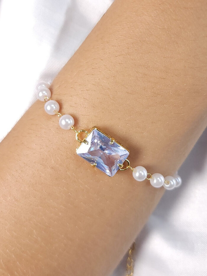 Pulseira pérolas com pedra retangular cristalina