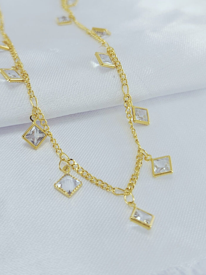 Gargantilha choker pedras cristais quadradas