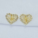 Brinco coração cravejado detalhe vazado