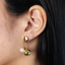 Brinco bola dupla lisa com pérola