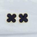 Brinco trevo esmaltado com borda dourada