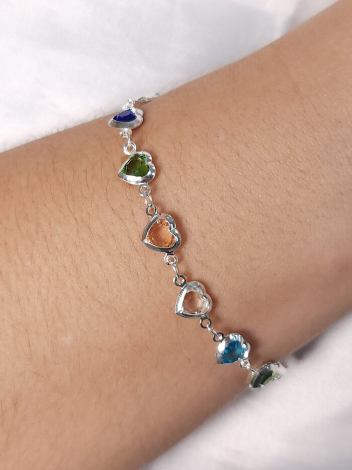 Pulseira modelo corações colorido