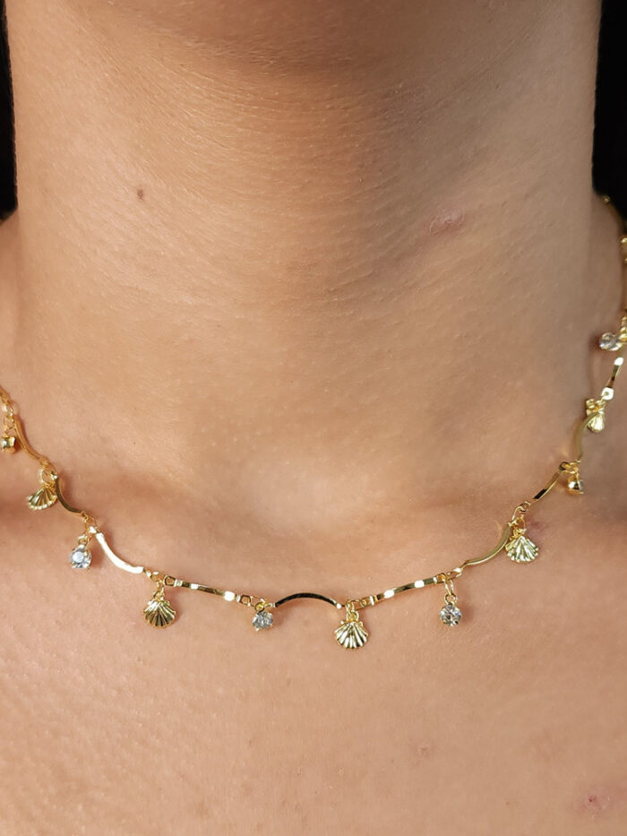 Gargantilha choke  detalhe caninho  com ponto de luz cristal