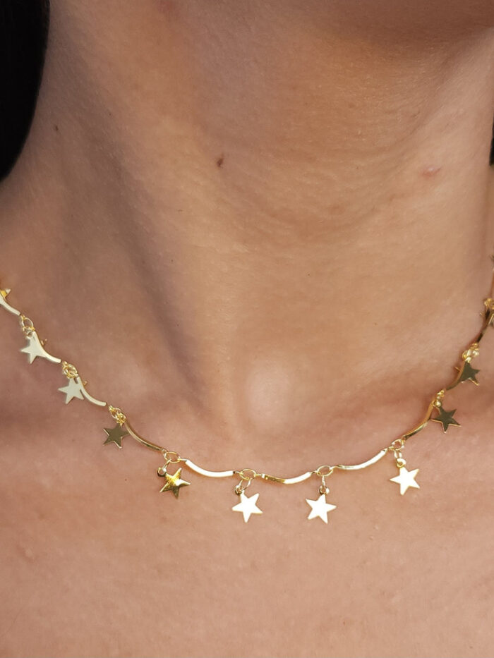 Gargantilha com estrelas dourada lisa
