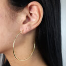 Argola estilo fio liso aberto