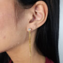 Brinco ponto de luz com fios veneziana