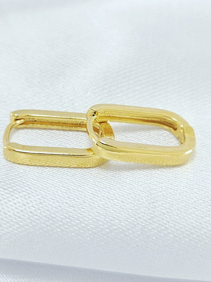 Brinco argolinha retangular