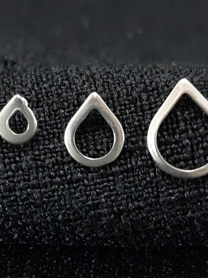 Brinco trio gota vazado