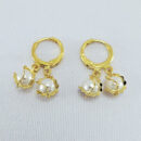 Argola de pérola dupla com fio dourado