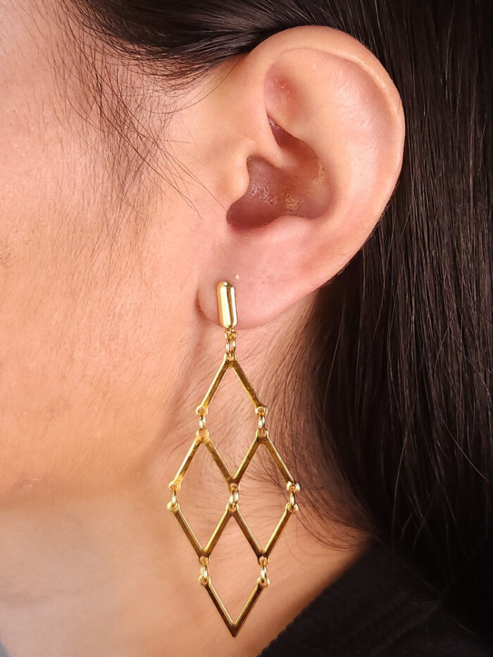 Brinco losango vazado