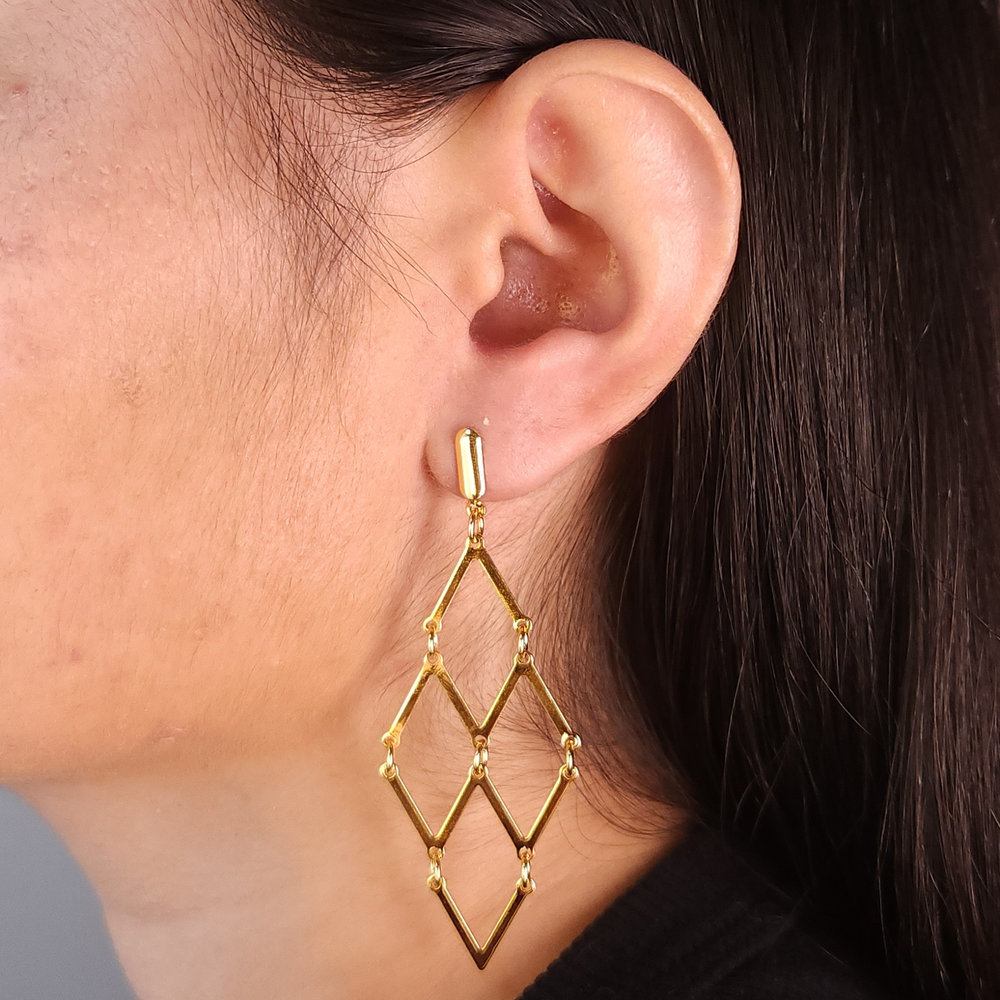 Brinco losango vazado