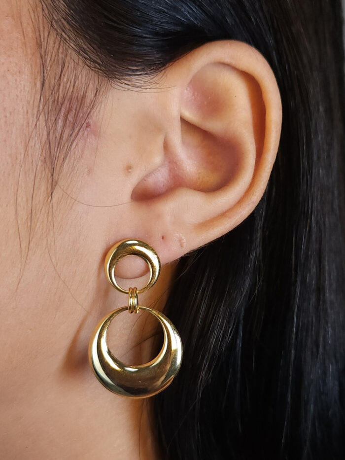 Brinco circulo duplo vazado liso