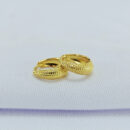 Brinco argolinha texturizada