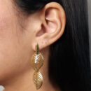 Brinco folha vazada dupla