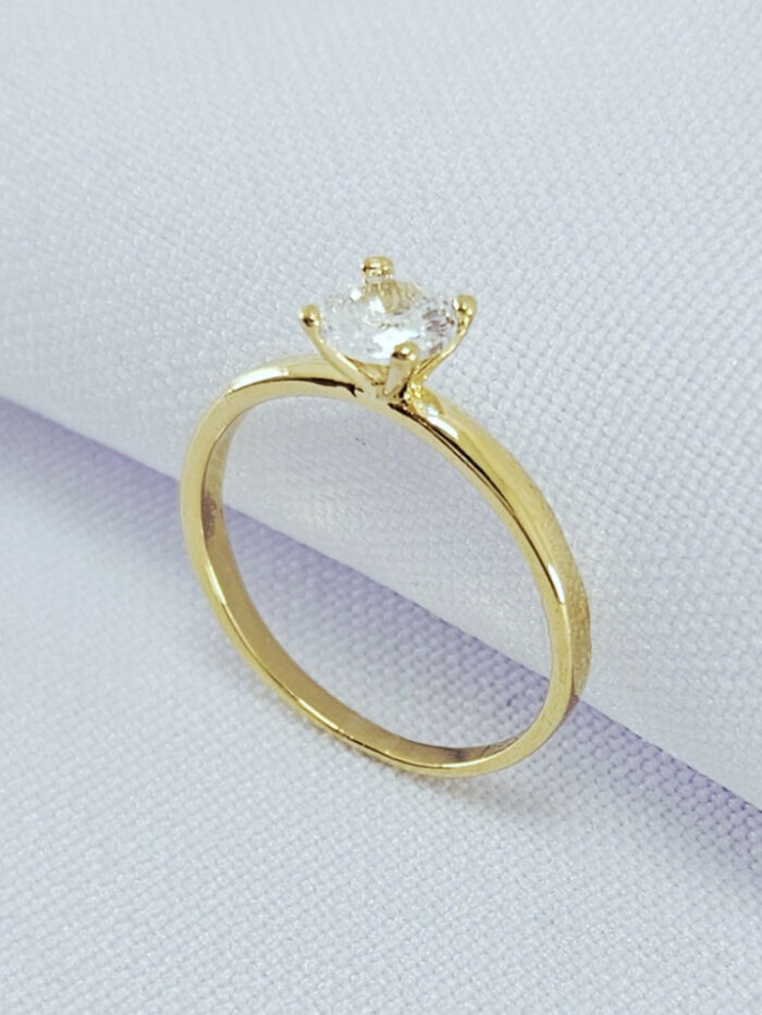 Anel solitário detalhe pedra cristal