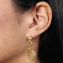 Brinco modelo circulo vazados