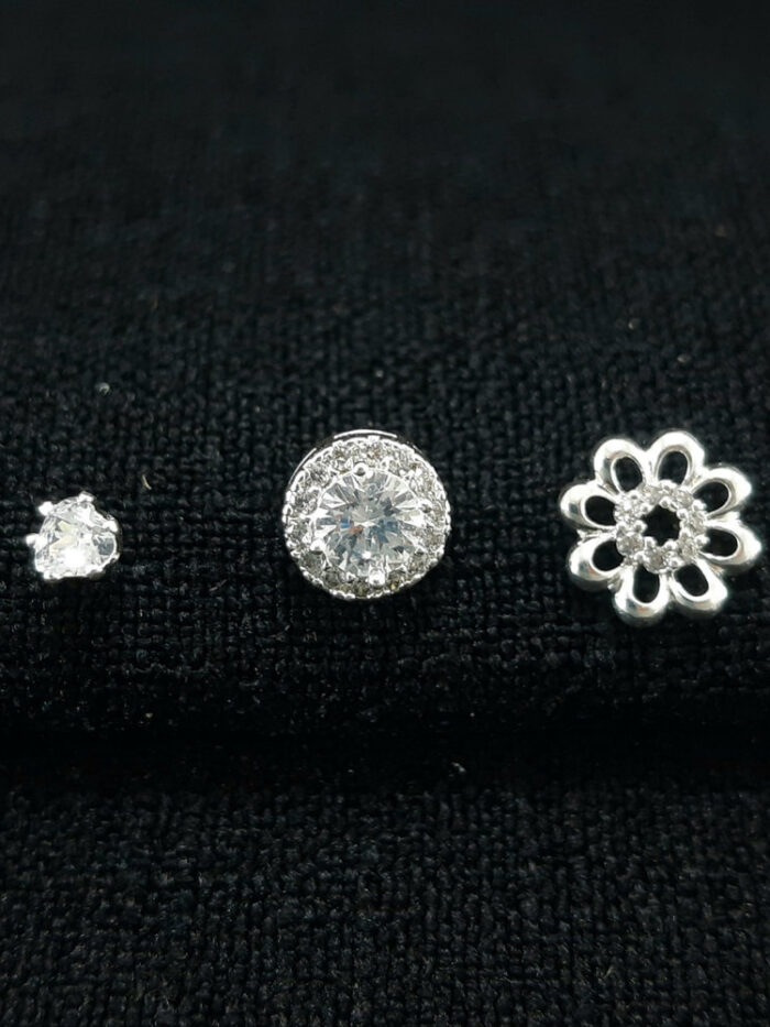 Trio de brincos pontos de luz e flor cristal