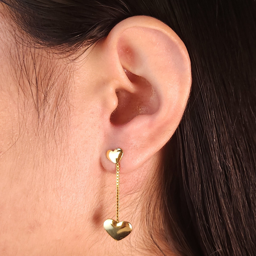 Brinco fio veneziana detalhe coração