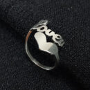 Anel ´LOVE´com coração liso