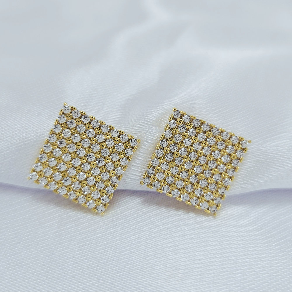 Brinco quadrado cravejado