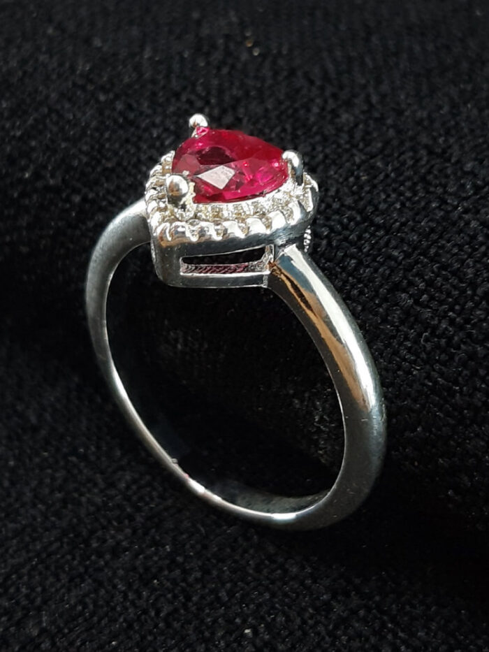 Anel coração borda cravejada rosa