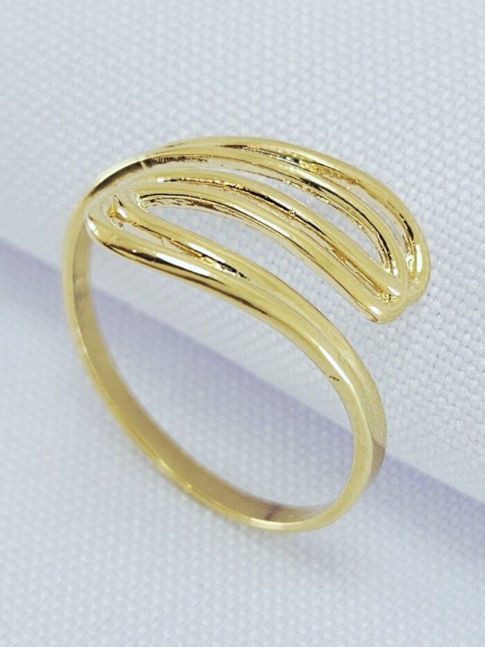 Anel modelo fios curvados