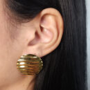 Brinco redondo detalhe martelado