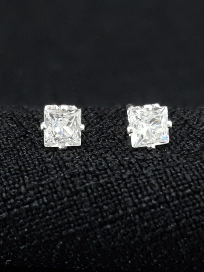 Brinco quadrada pedra cristal