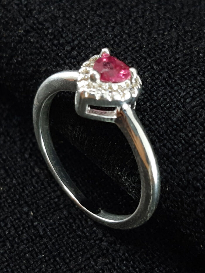 Anel borda cravejado coração rosa