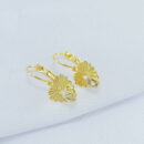 Brinco gancho coração martelado pedra cristal