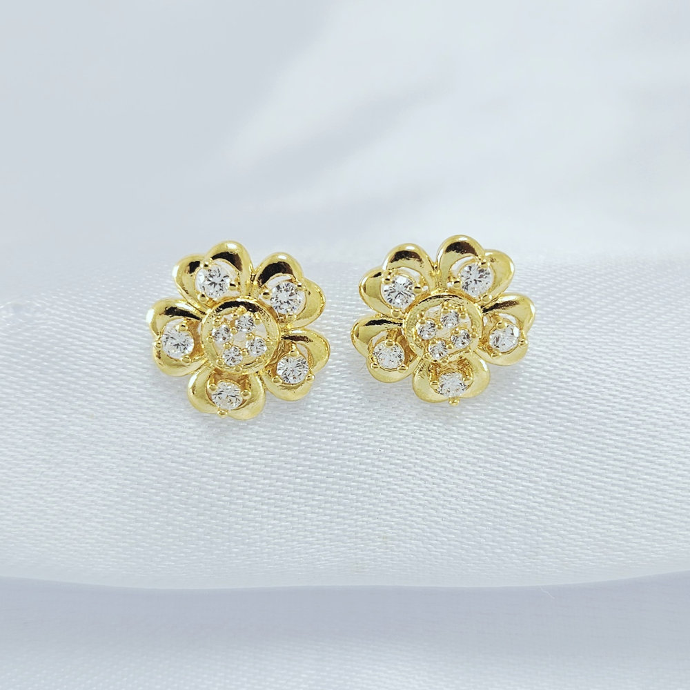 Brinco flor chapeado com pedra cristal