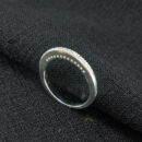 Anel fio cravejado detalhe na lateral