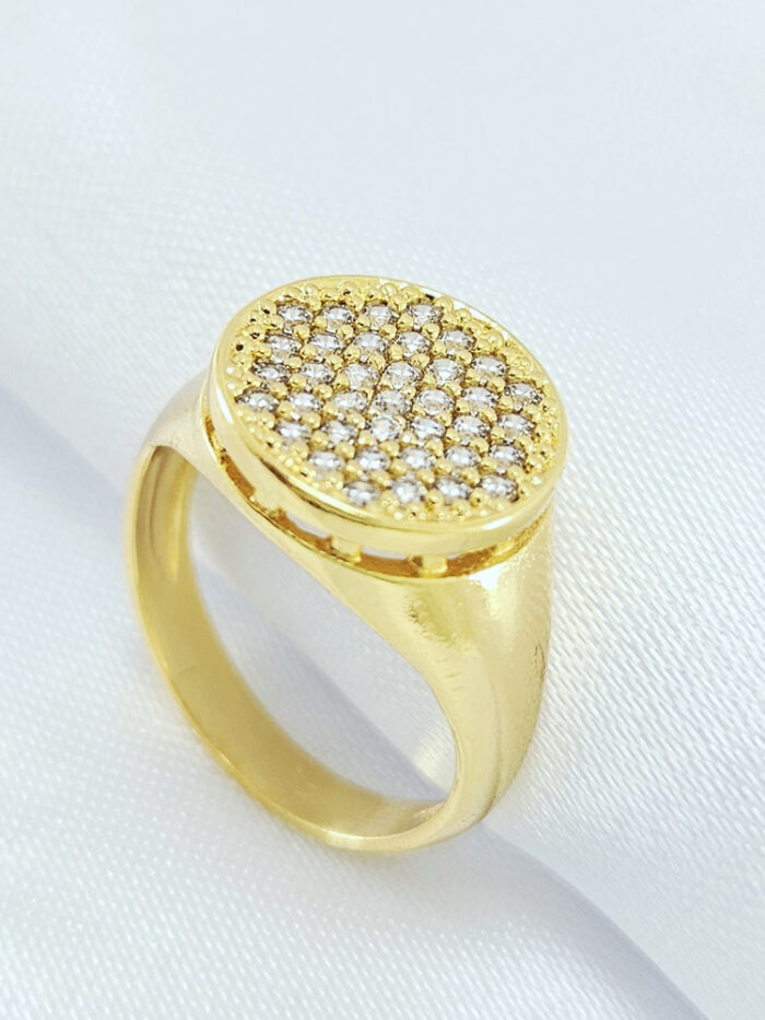 Anel redondo cravejado