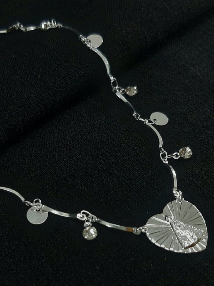 Gargantilha choker detalhada pingente coração N.S Senhora Aparecida