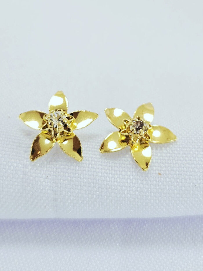 Brinco flor com ponto de luz