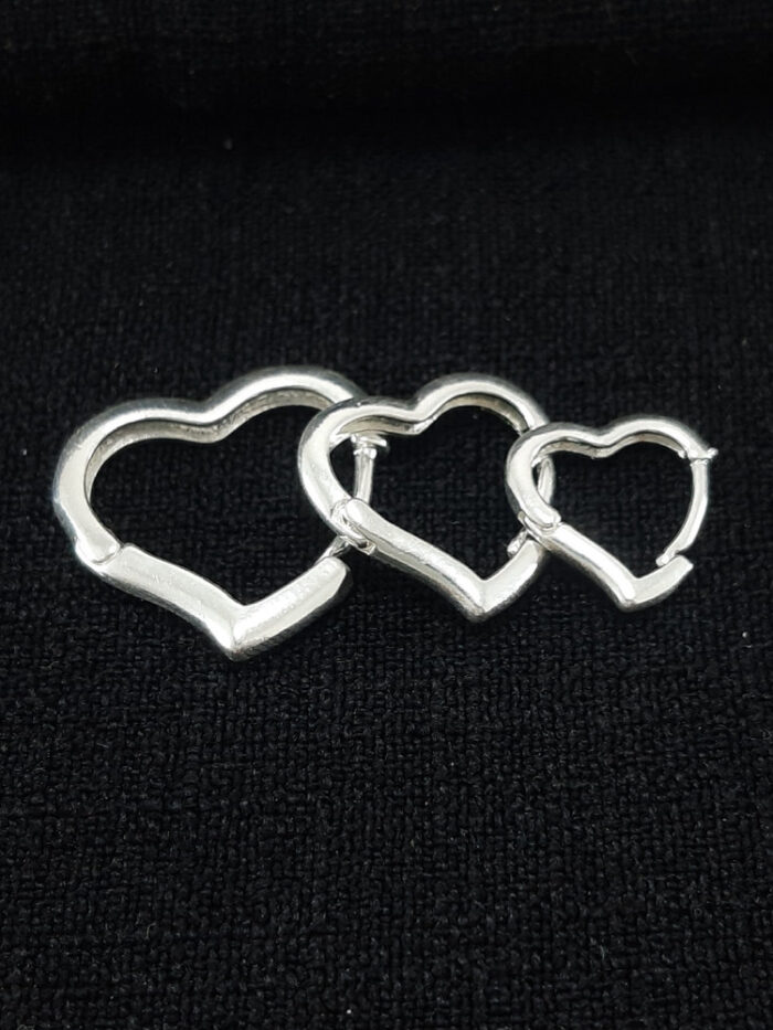 Brinco trio argola corações lisa