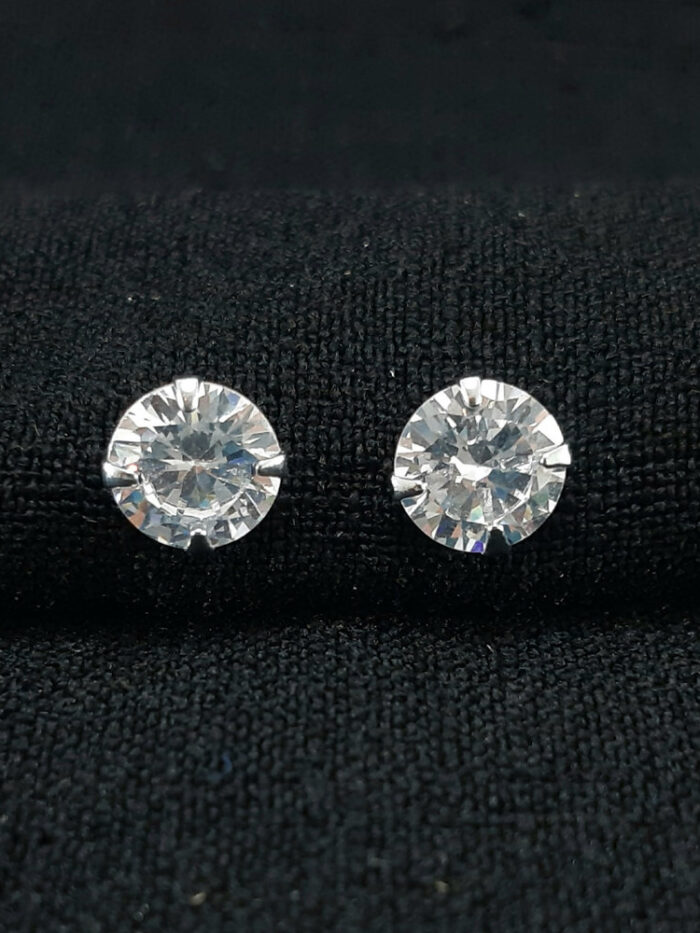 Brinco modelo pedra cristal