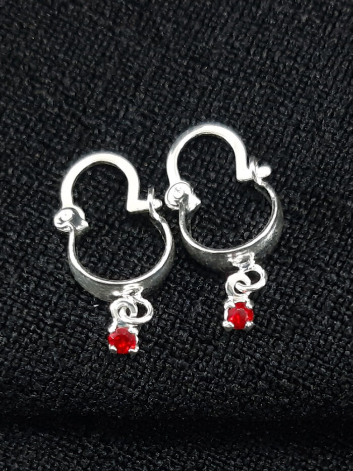 Argolinha fio boleado detalhe pêndulo pedra IVO PITA