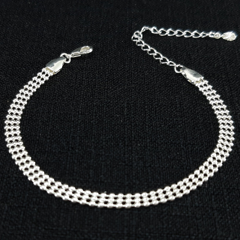 Pulseira modela malha em bolinhas tripla