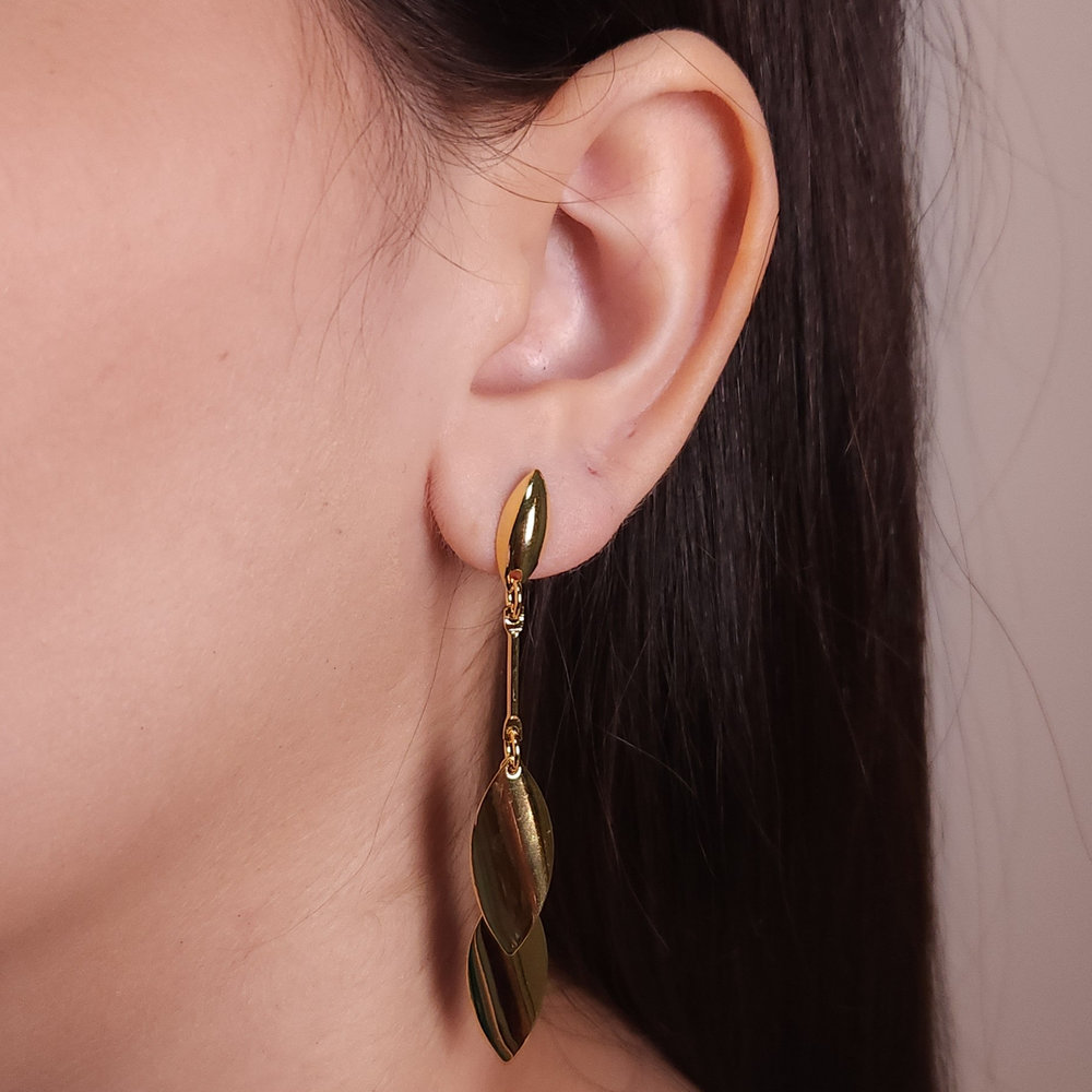 Brinco base navete chapeado com pêndulo