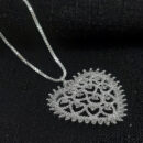 Gargantilha  corações cravejado e vazado