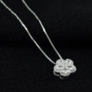 Gargantilha flor cristal borda cravejada