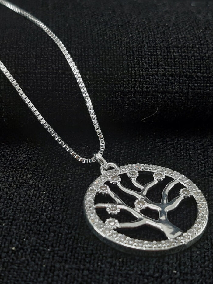 Gargantilha pingente árvore da vida com borda cravejada