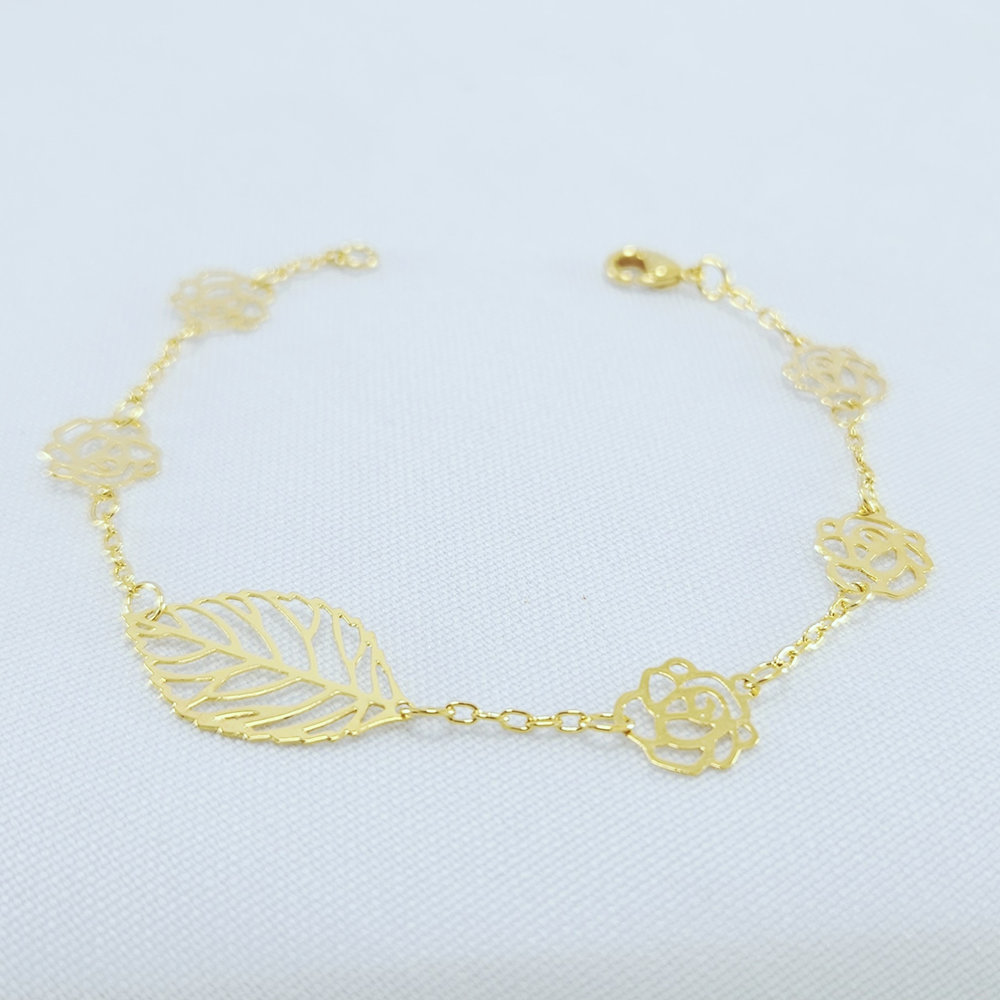 Pulseira modelo rosas e folhas vazadas