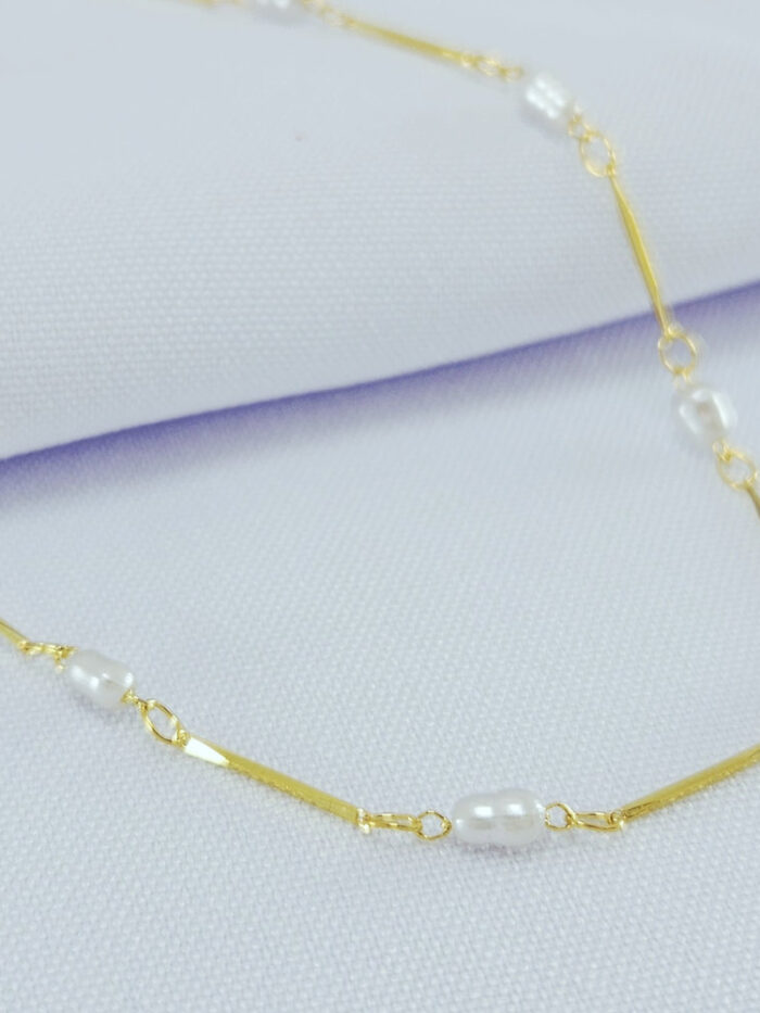 Gargantilha chocker separador longo com detalhe pérola