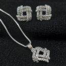 Conjunto fios cravejado quadriculado