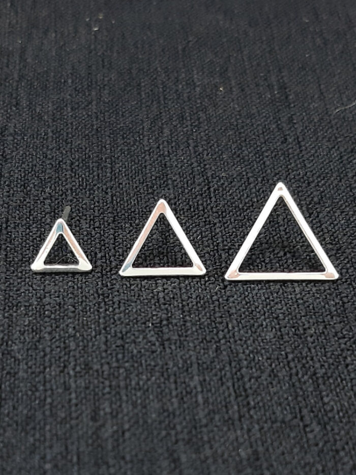Trio de brincos triângular vazado
