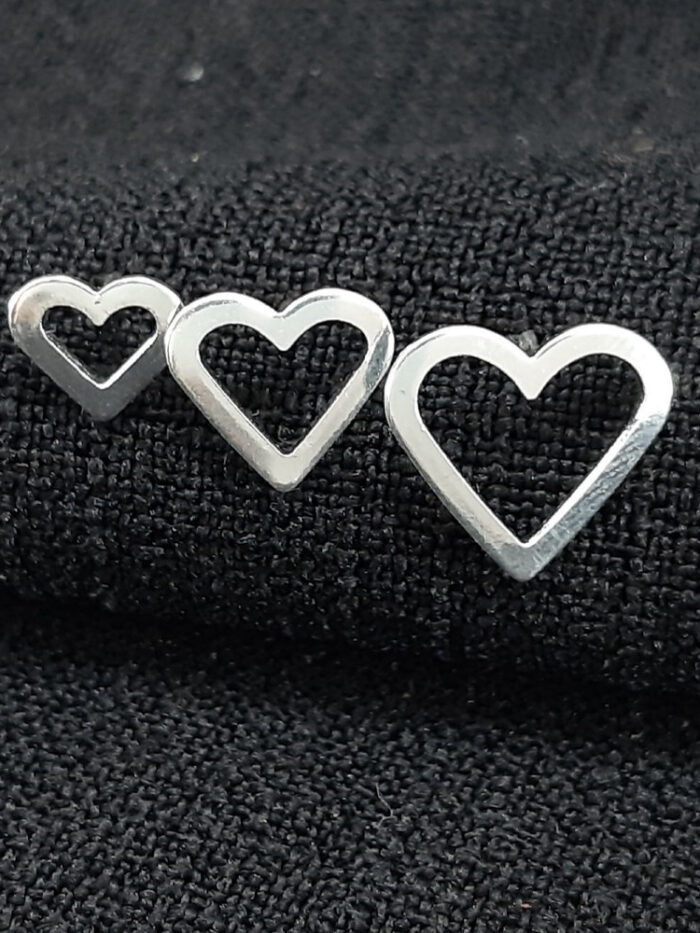 Brinco trio coração vazado